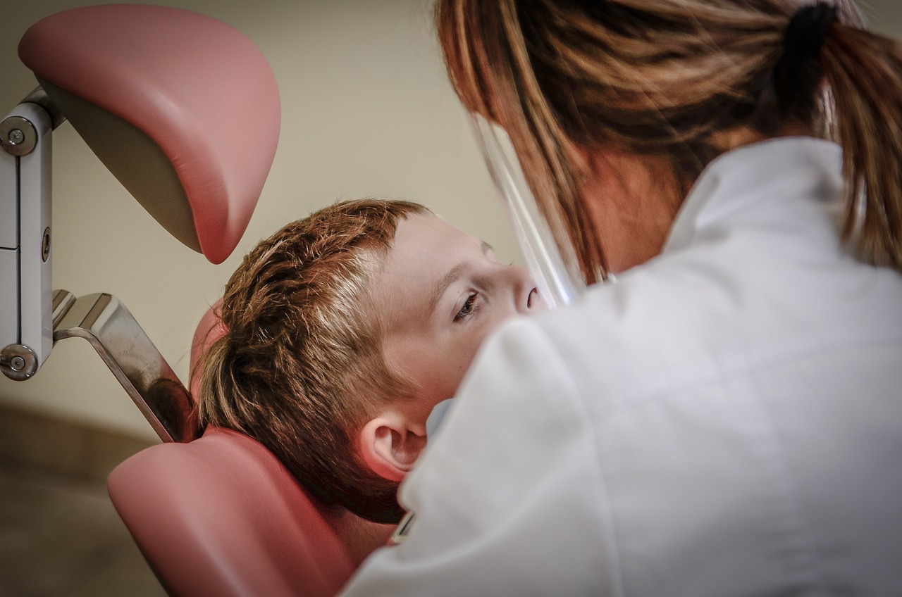 Dlaczego regularne wizyty u dentysty są tak ważne?