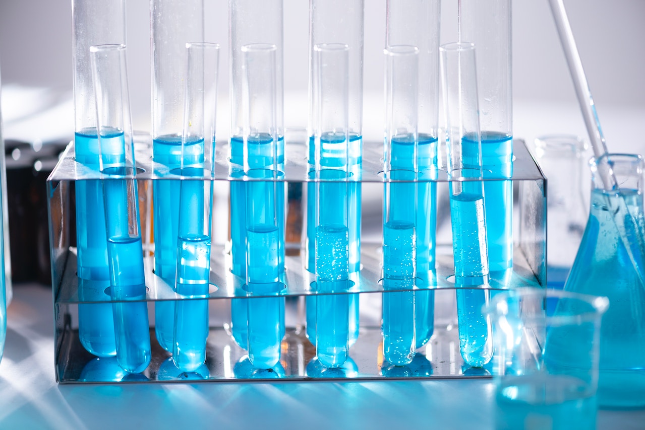 Probówki laboratoryjne – kluczowe narzędzie w badaniach laboratoryjnych