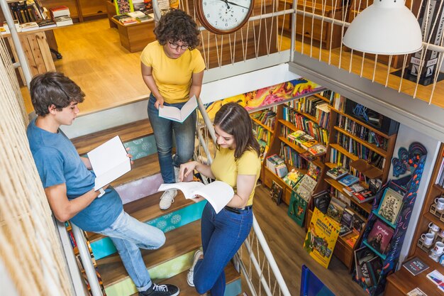 Jak wspierać rozwój czytelnictwa w szkołach i bibliotekach?